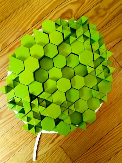 L'arbre en cartons aimantés